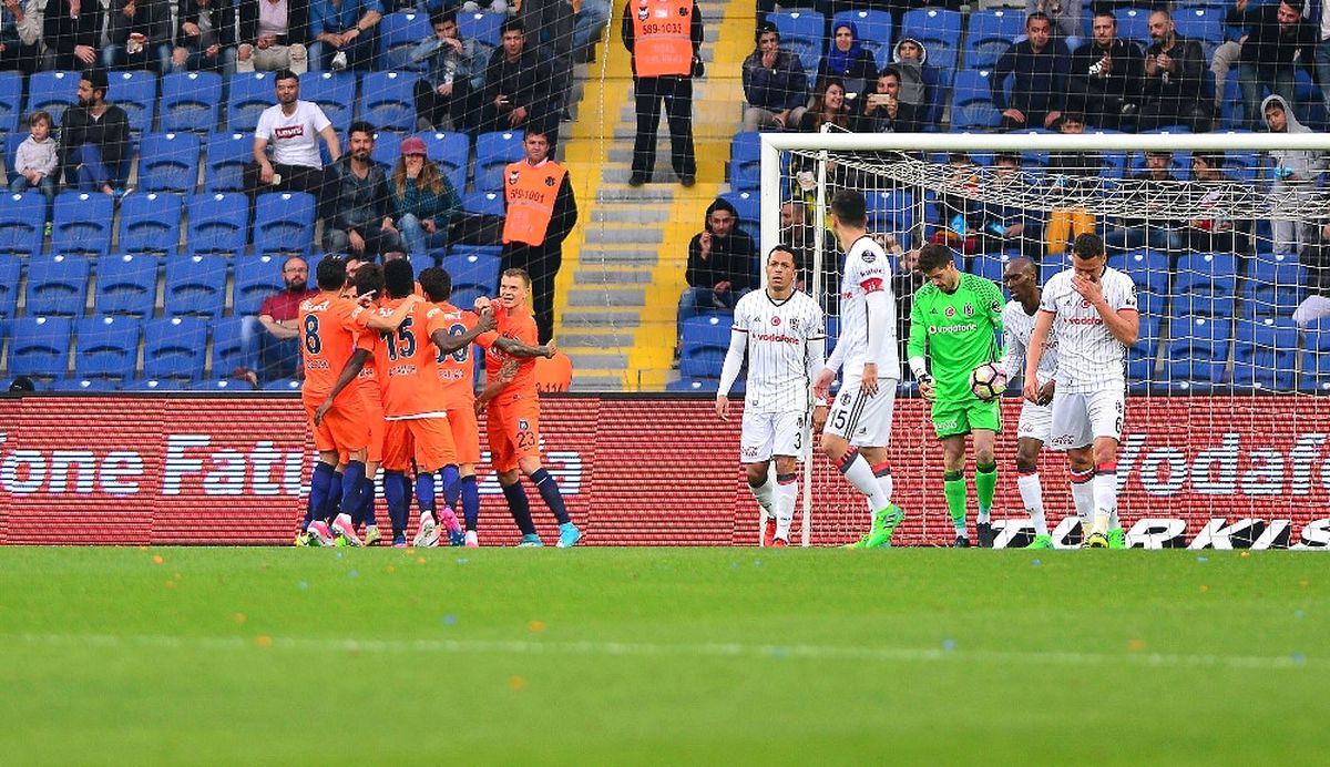 Ilk Yarıda Başakşehir\'den 3 Gol
