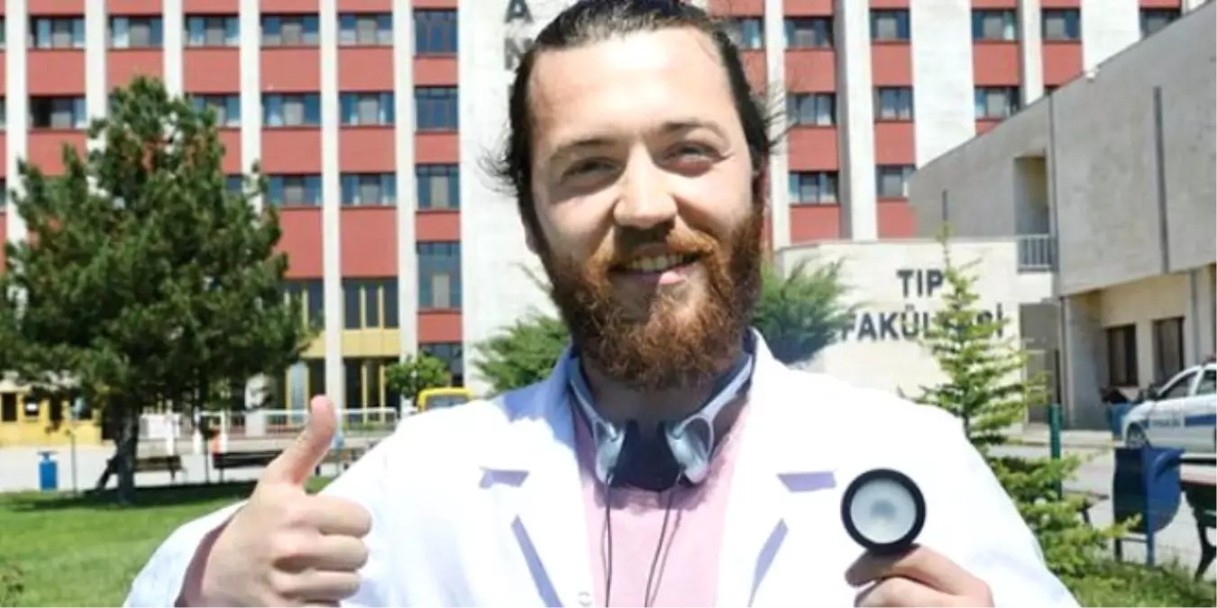 İşitme Engelli Genç, \'\'Senden Doktor Olmaz\'\' Diyenlere İnat Tıp Fakültesini Bitirdi