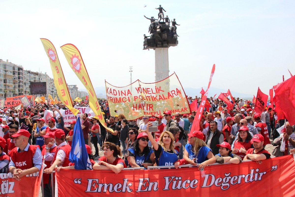 Izmir 1 Mayıs\'ı Kutladı