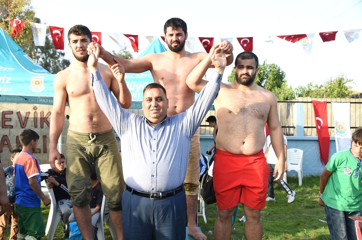 Özelbahşiş\'te İbrahim Bölükbaşı Başpehlivan Oldu