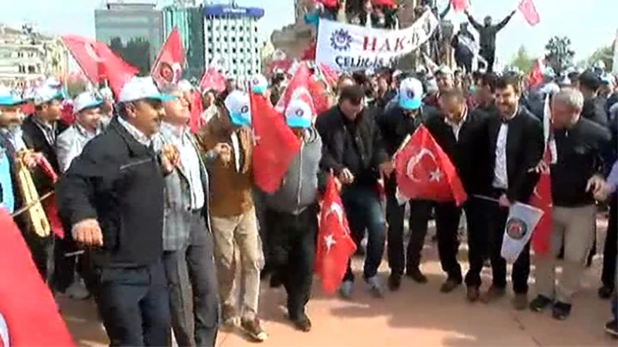 Taksim\'de Horonlu Kutlama
