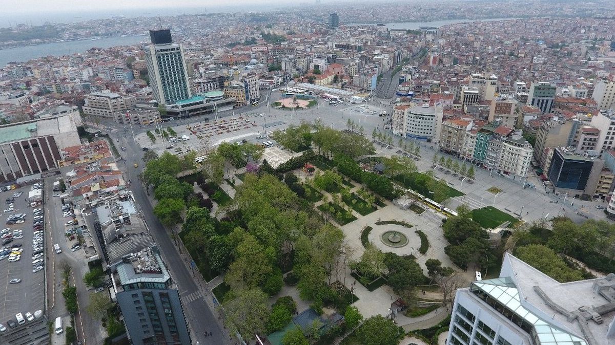 Taksim\'de Sessiz 1 Mayıs Havadan Görüntülendi