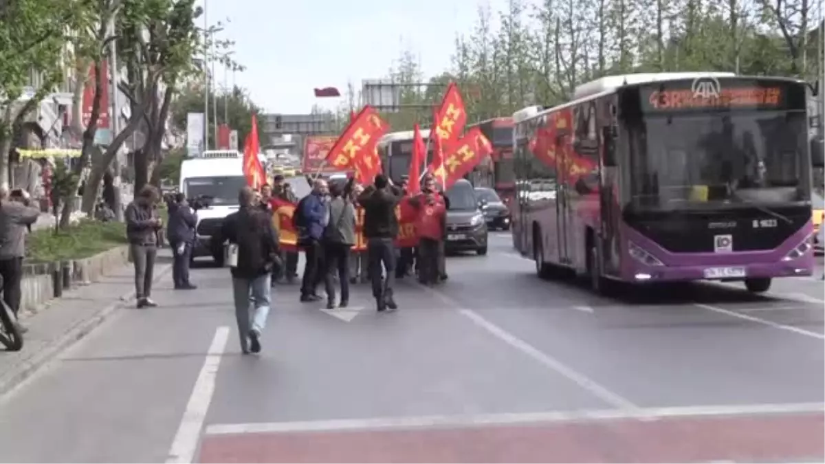 Taksim Meydanı\'na Yürümek Isteyen 20 Kişilik Grup Gözaltına Alındı - Istanbul