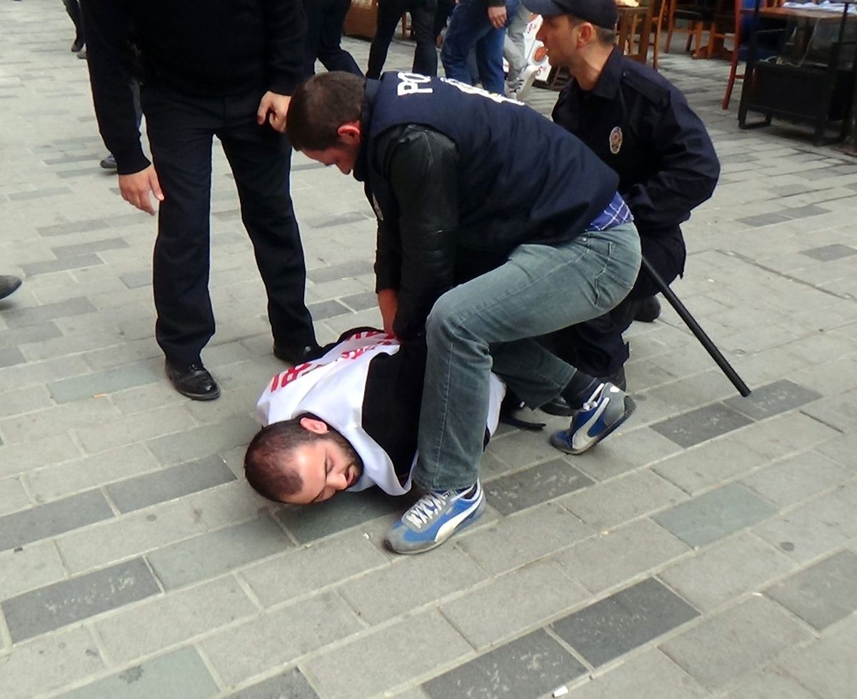 Talimhane Caddesi\'nde 12 Kişiye Gözaltı