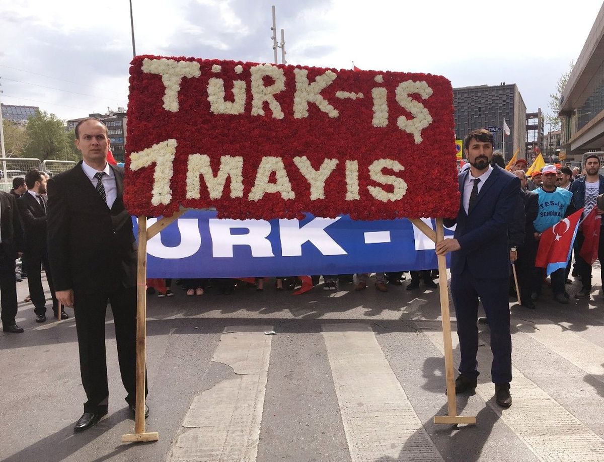 Türk-İş, 1 Mayıs 1977\'de Ölenleri Andı