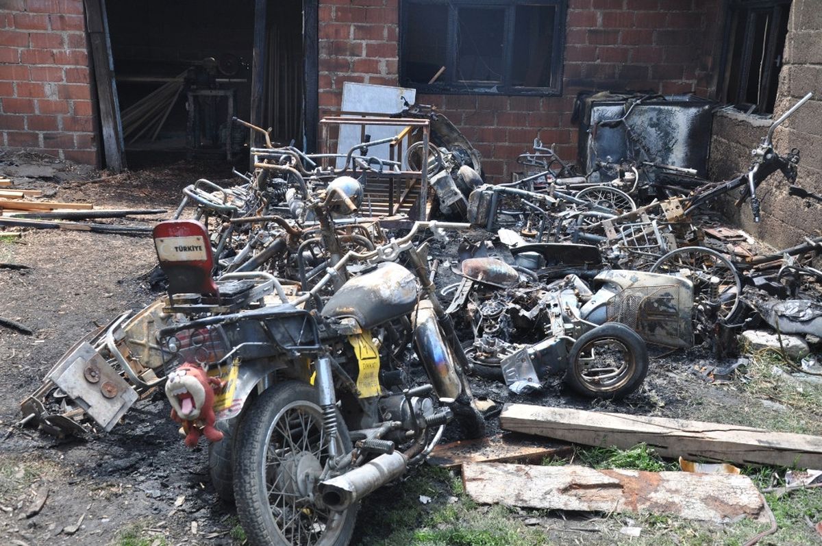 10 Motosiklet Küle Döndü