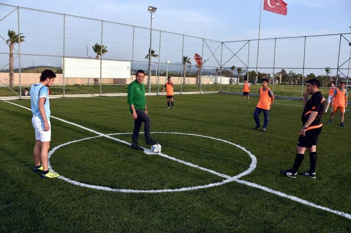 Aliağa\'da Halı Saha Turnuvası