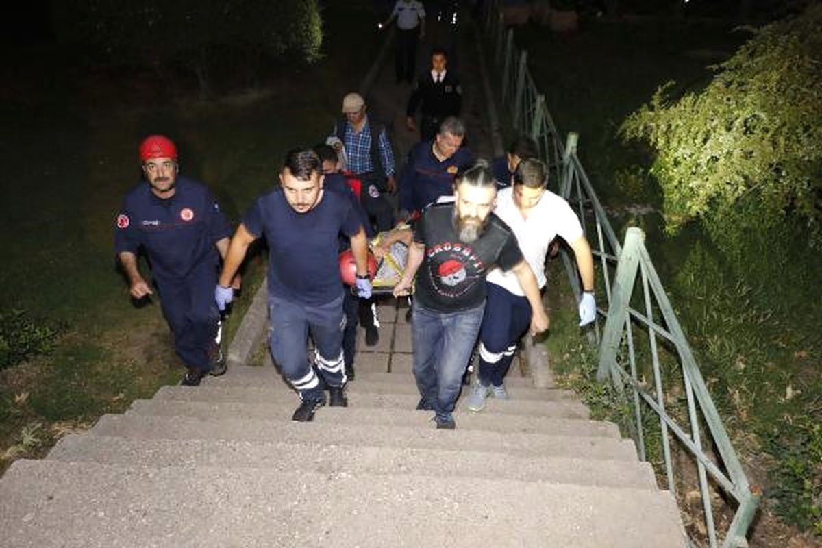 Alkollü Kadın, Tuvalet İhtiyacı İçin Gittiği Falezlerden Düştü