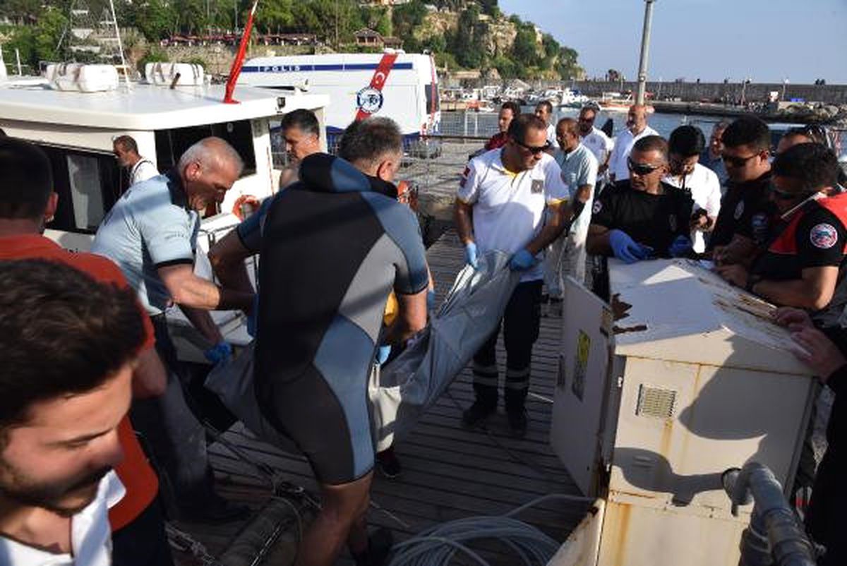 Antalya\'da Denizde Erkek Cesedi Bulundu