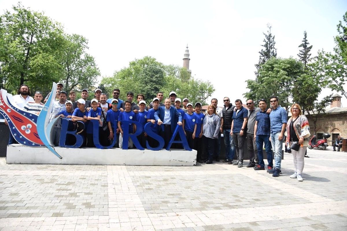 Başkan Uğur Genç Sporcularla Bursa\'yı Gezdi
