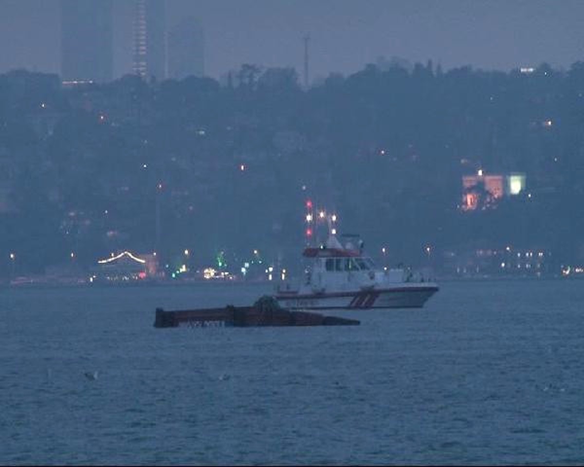 Beykoz Açıklarında Bir Geminin Çektiği \'Barç\' Battı