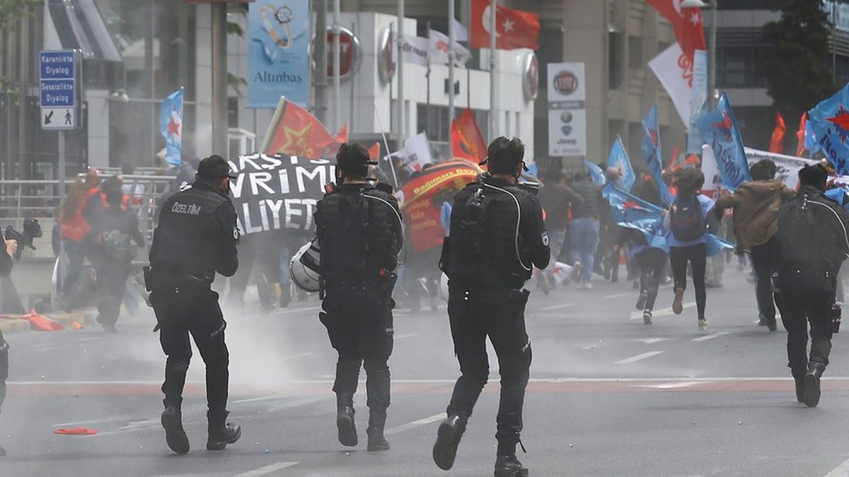 Biber Gazı: Neden Kullanımı Savaşta Yasakken, Eylemlerde Serbest?