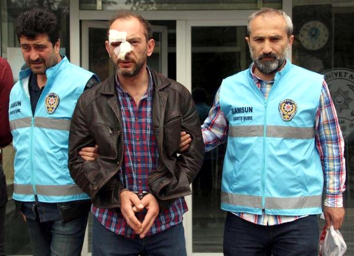 Bıçaklı ve Silahlı Kavgayı Ayırırken Ağır Yaralandı