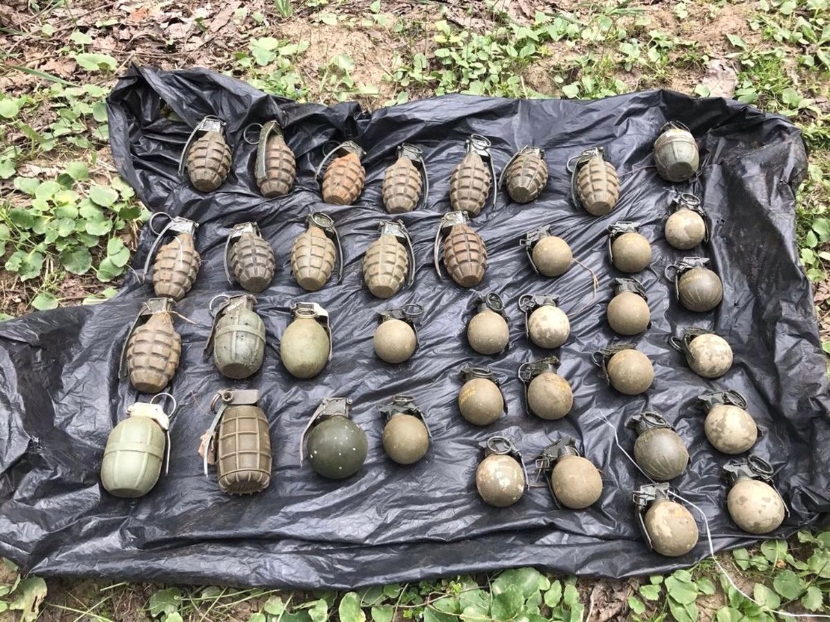 Bitlis\'te 38 Adet El Bombası Ele Geçirildi
