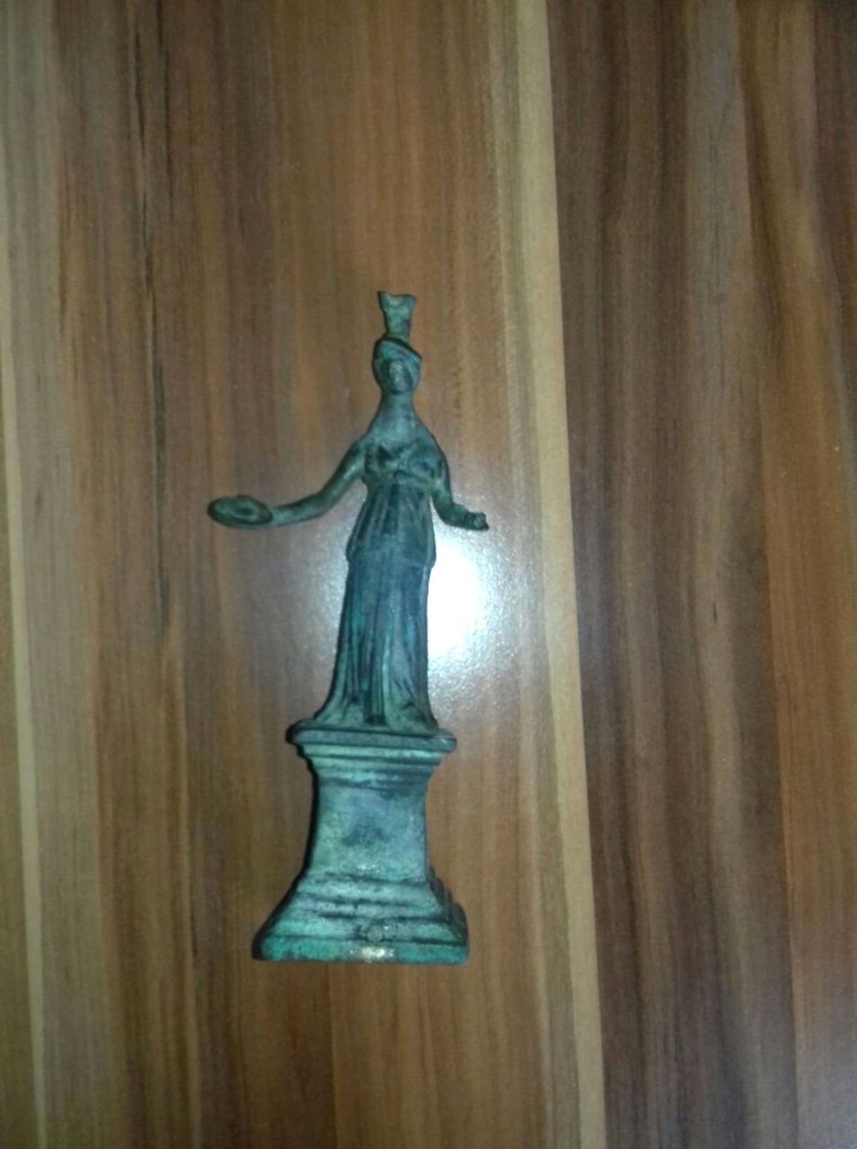 Bronz Tanrıça Heykeli ile Yurt Dışına Çıkmaya Çalışan Bir Kişi Yakalandı