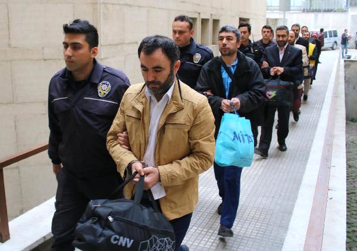 Bursa\'da Toplantı Halinde Yakalanan 10 Fetö Şüphelisi Adliyede