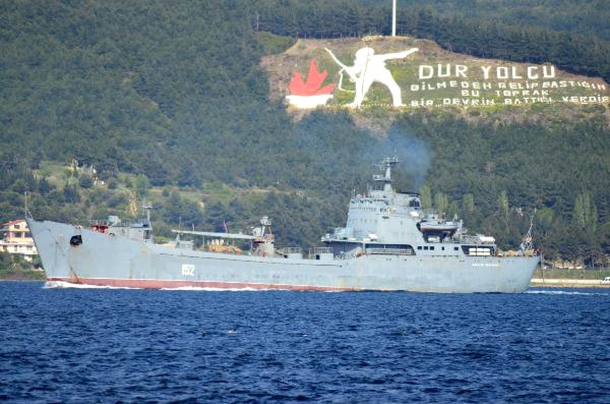 Çanakkale Boğazı\'ndan Rus Çıkarma Gemisi Geçti