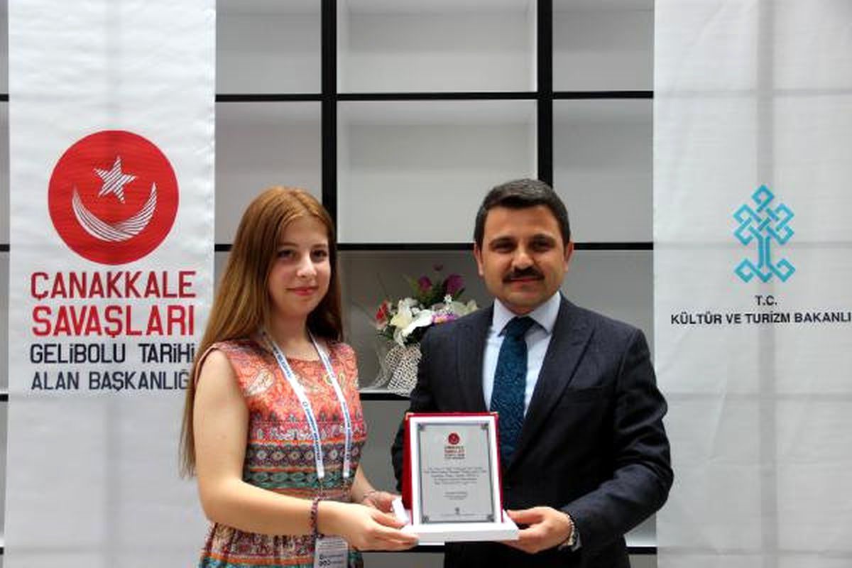 Çanakkale Destanı Tanıtım Merkezi\'nde 1 Milyonuncu Ziyaretçiye Plaket