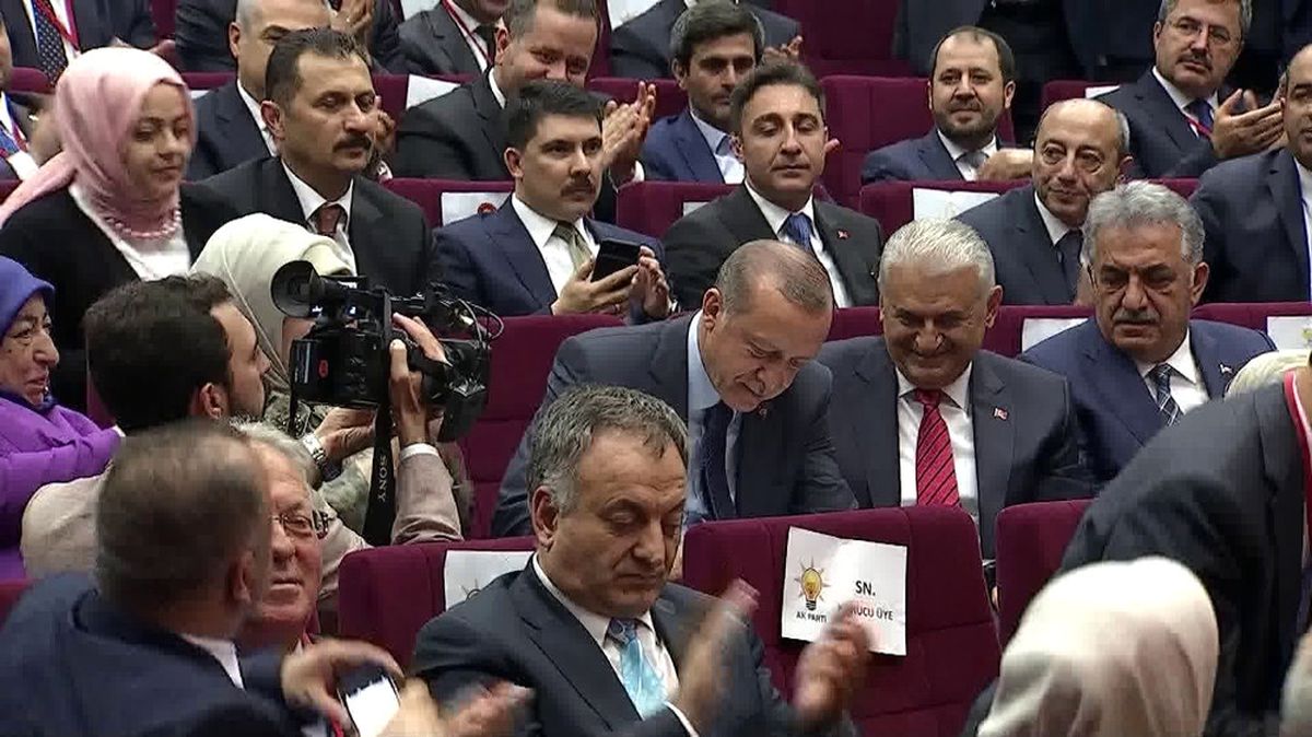 Cumhurbaşkanı Erdoğan AK Parti\'ye Resmen Üye Oldu