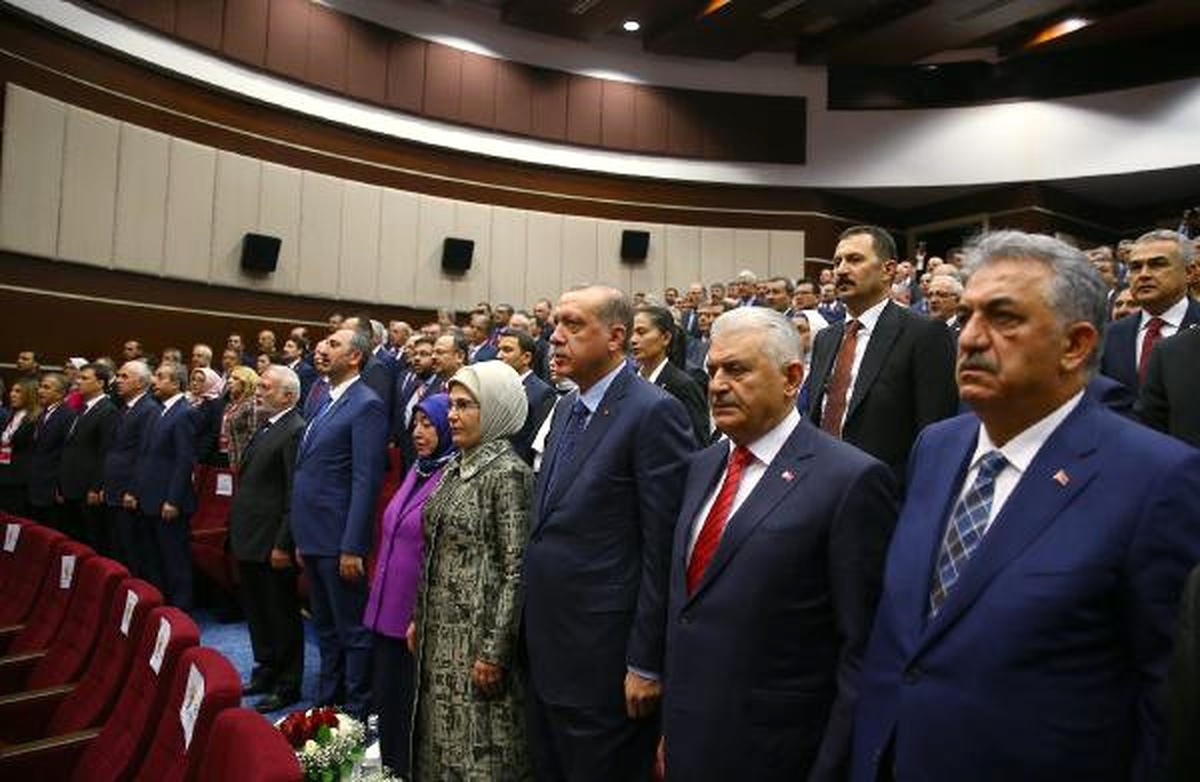 Cumhurbaşkanı Erdoğan, AK Parti\'ye Üye Oldu (9)