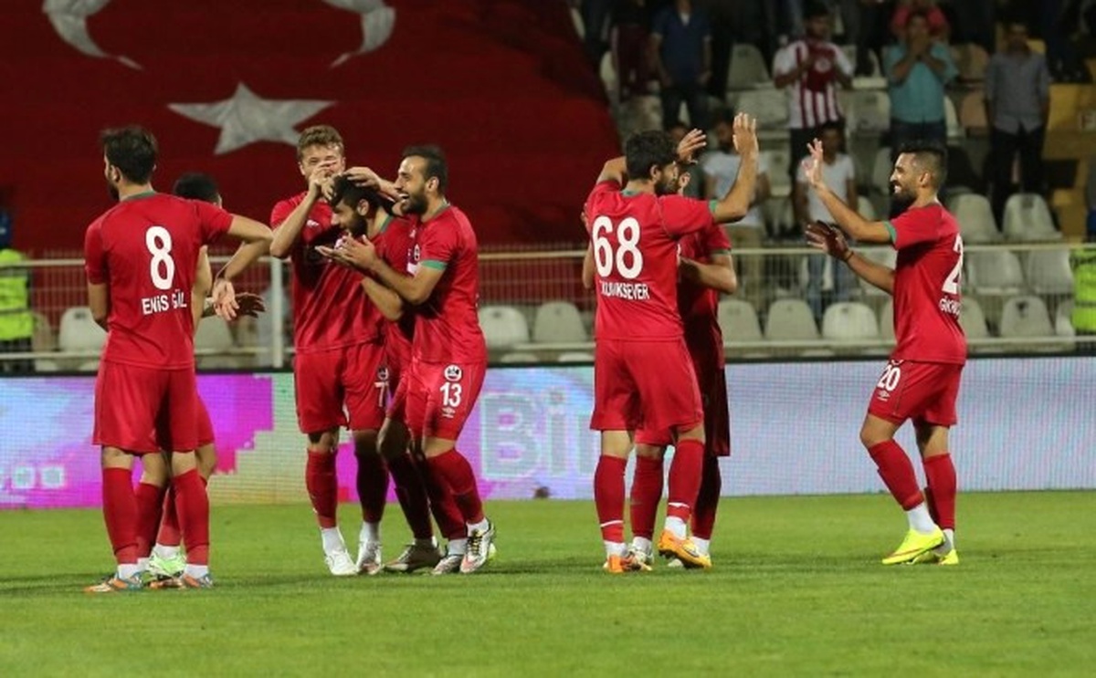 Diyarbekirspor\'da Doğum Günü Kutlaması