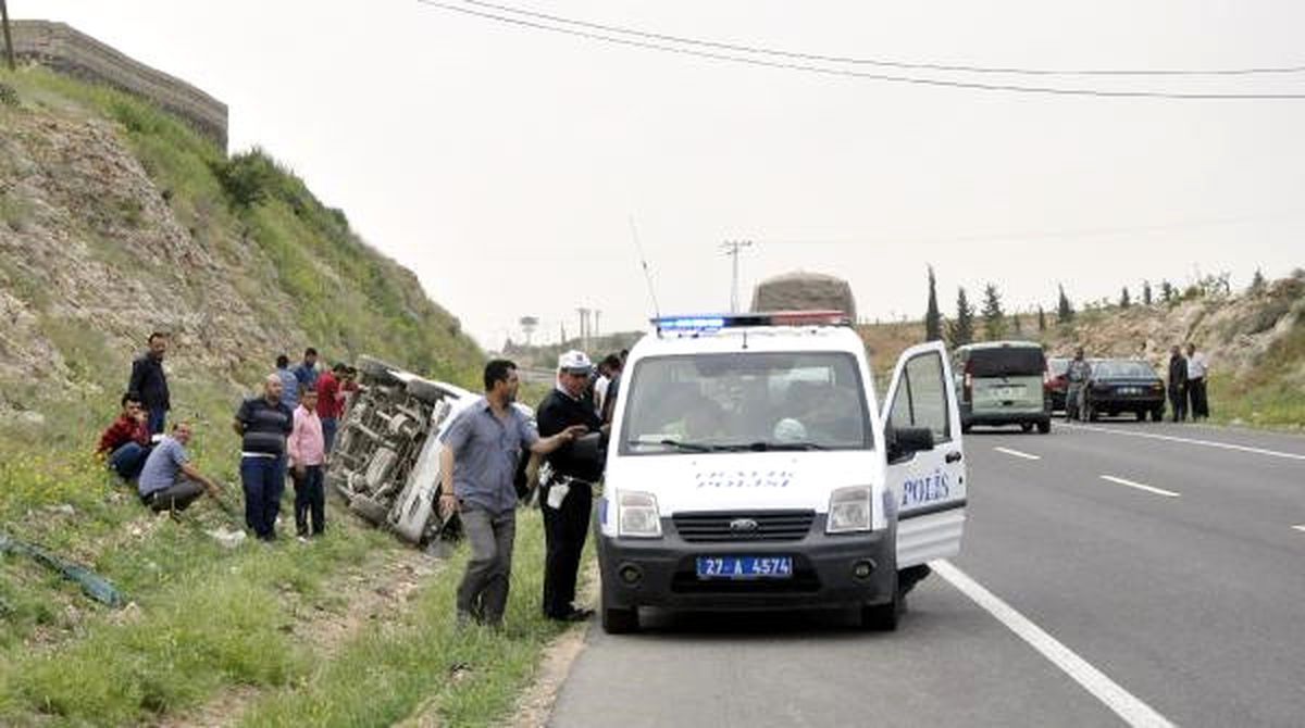 Gaziantep\'te Minibüs Devrildi: 7 Yaralı