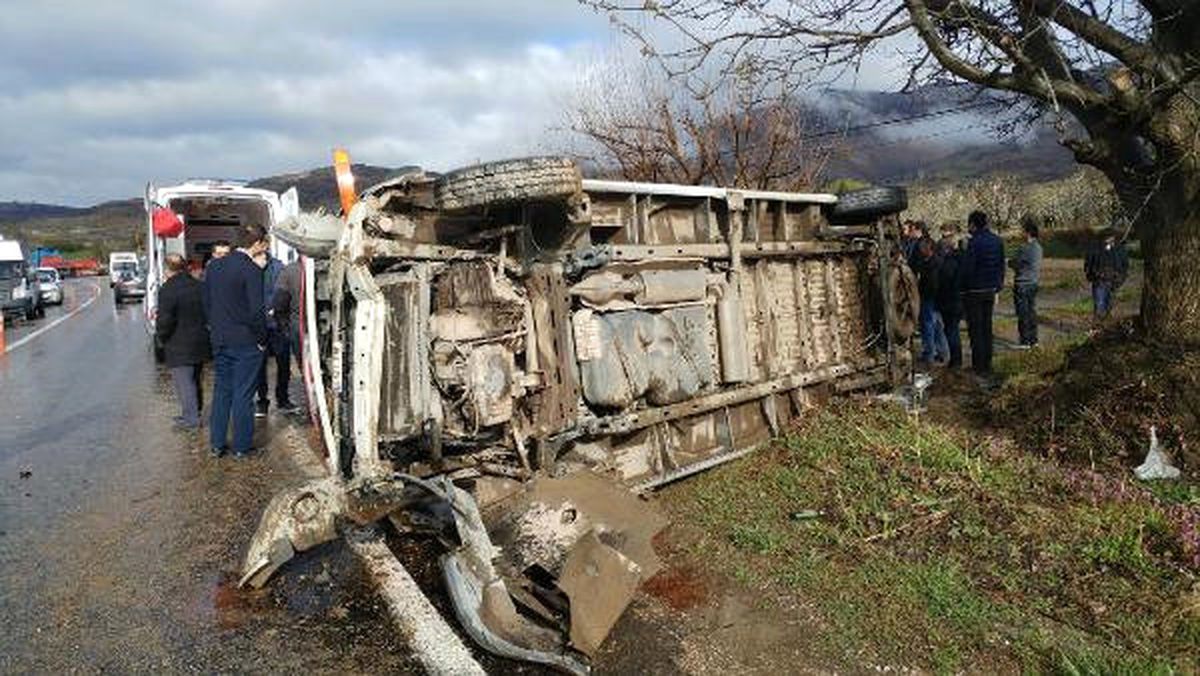 Gaziantep\'te Yolcu Minibüsü Devrildi: 2\'si Ağır 7 Yaralı