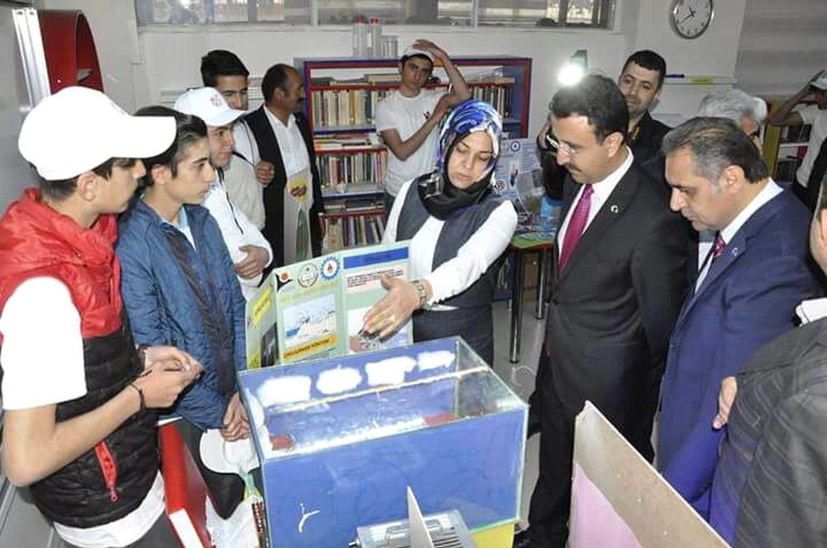 Gürün\'de Tübitak 4006 Bilim Fuarı Açıldı