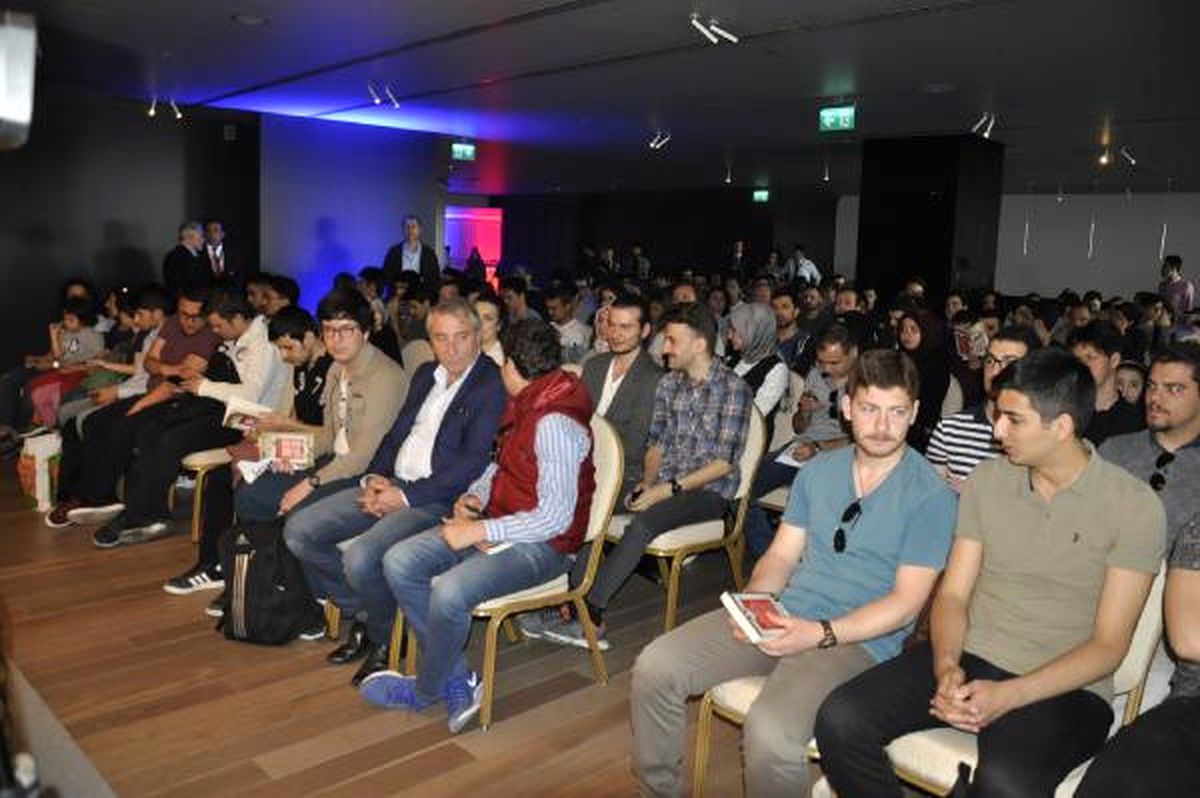 İlber Ortaylı İçin Saatlerce Sıra Beklediler
