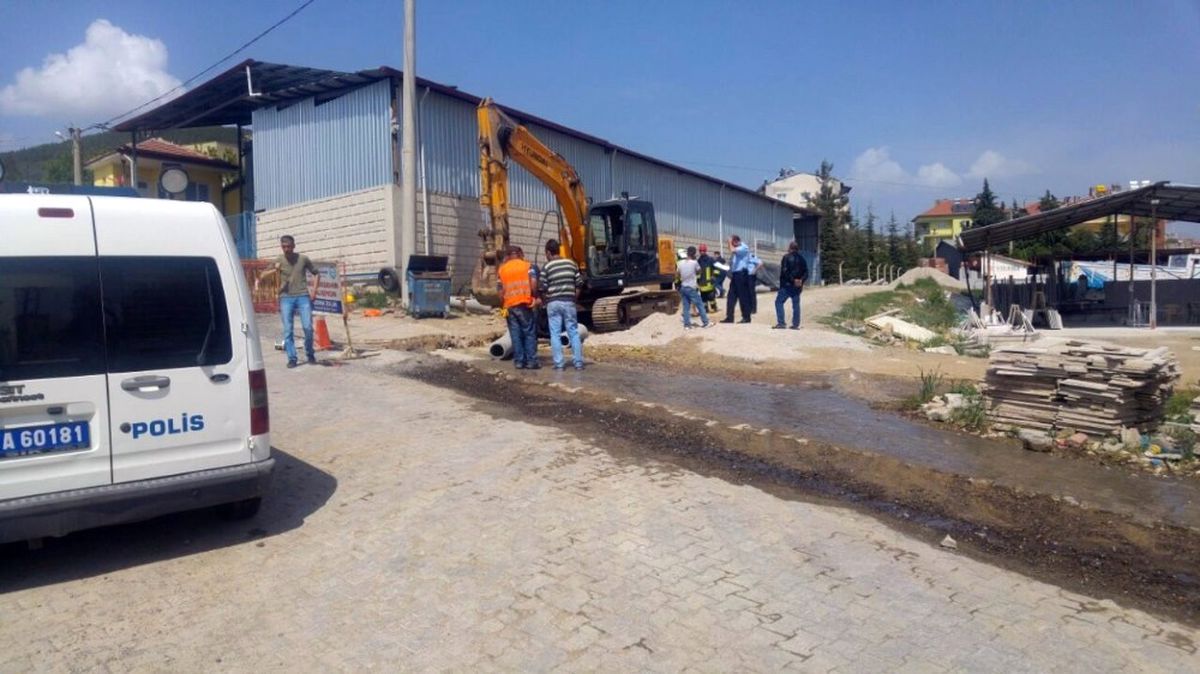 İşçinin Ayağı Kepçeye Sıkışarak Koptu