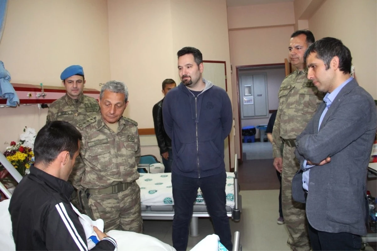 Jandarma Albay Çelik, Yaralı Askeri Ziyaret Etti