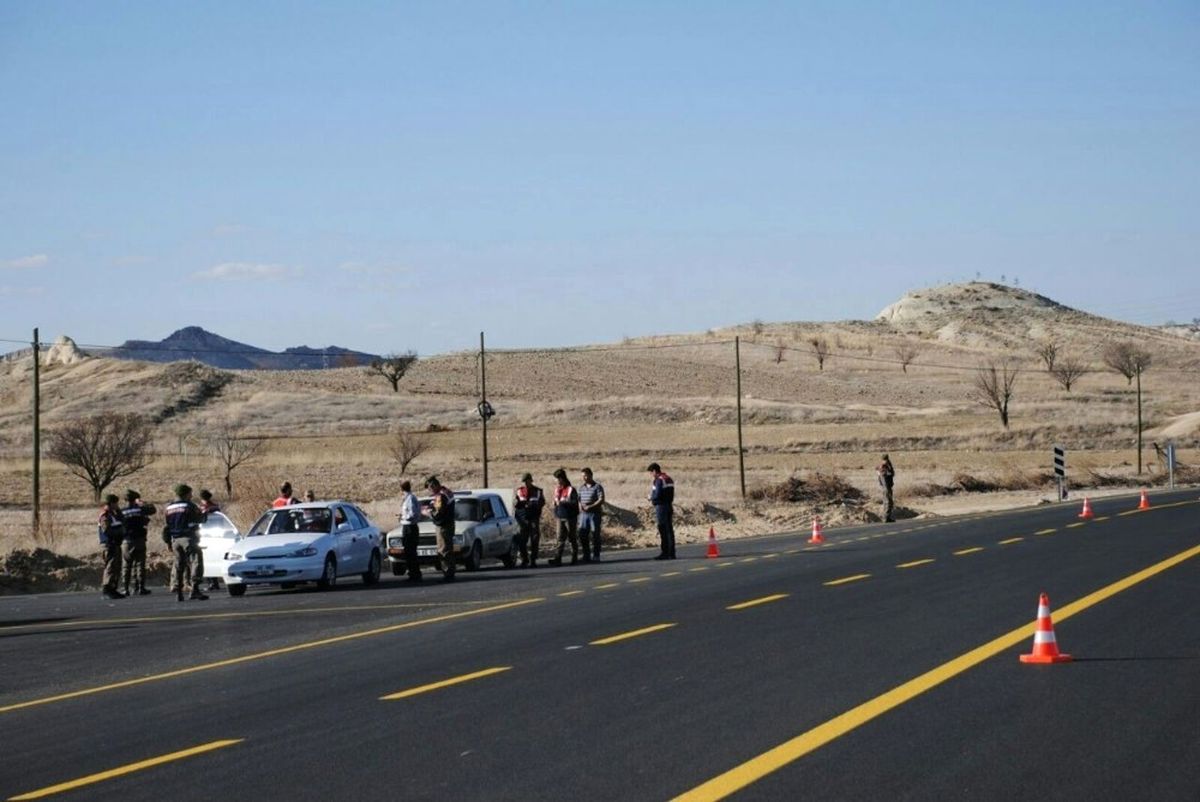 Jandarma Arama Kararı Olan 212 Kişiyi Yakaladı