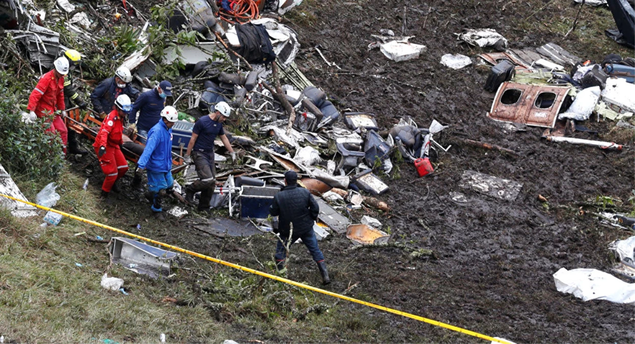 Kolombiya\'da Askeri Uçak Düştü: 8 Ölü