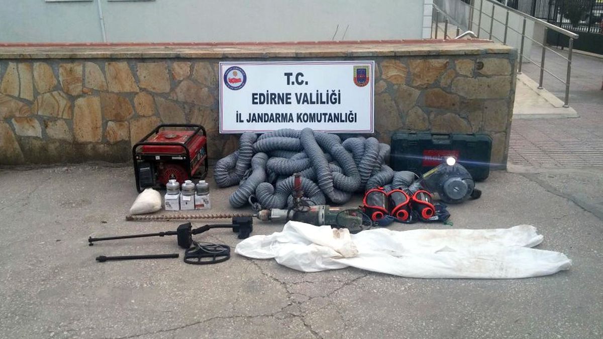 Mağarada Kaçak Kazıya Jandarma Engeli
