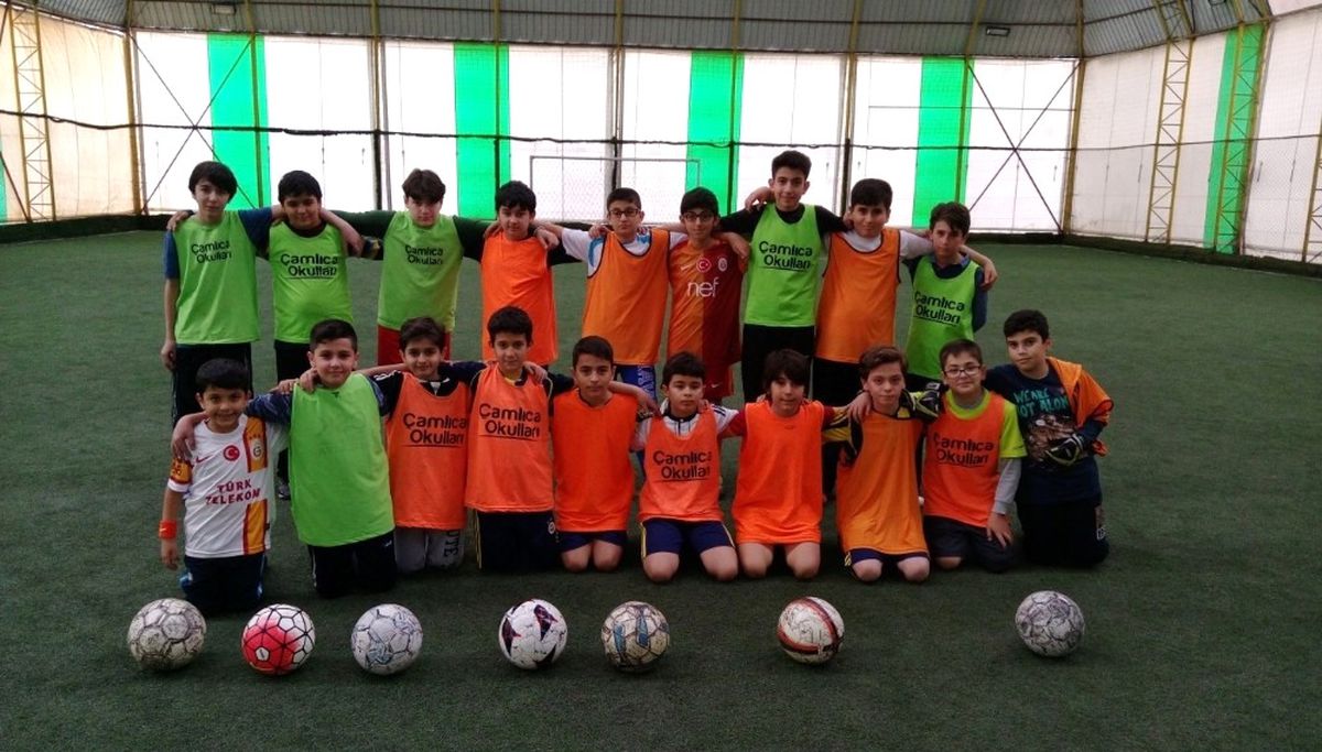 Öğrencilere Futbol Eğitimi