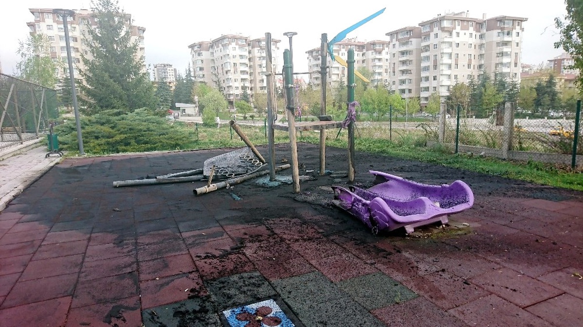 Vicdansızlar Çocukların Hayallerini Yaktılar