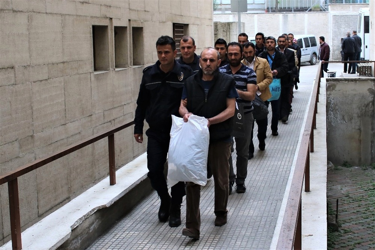 Toplantı Yaparken Gözaltına Alınan Fetö\'cüler Adliyeye Sevk Edildi