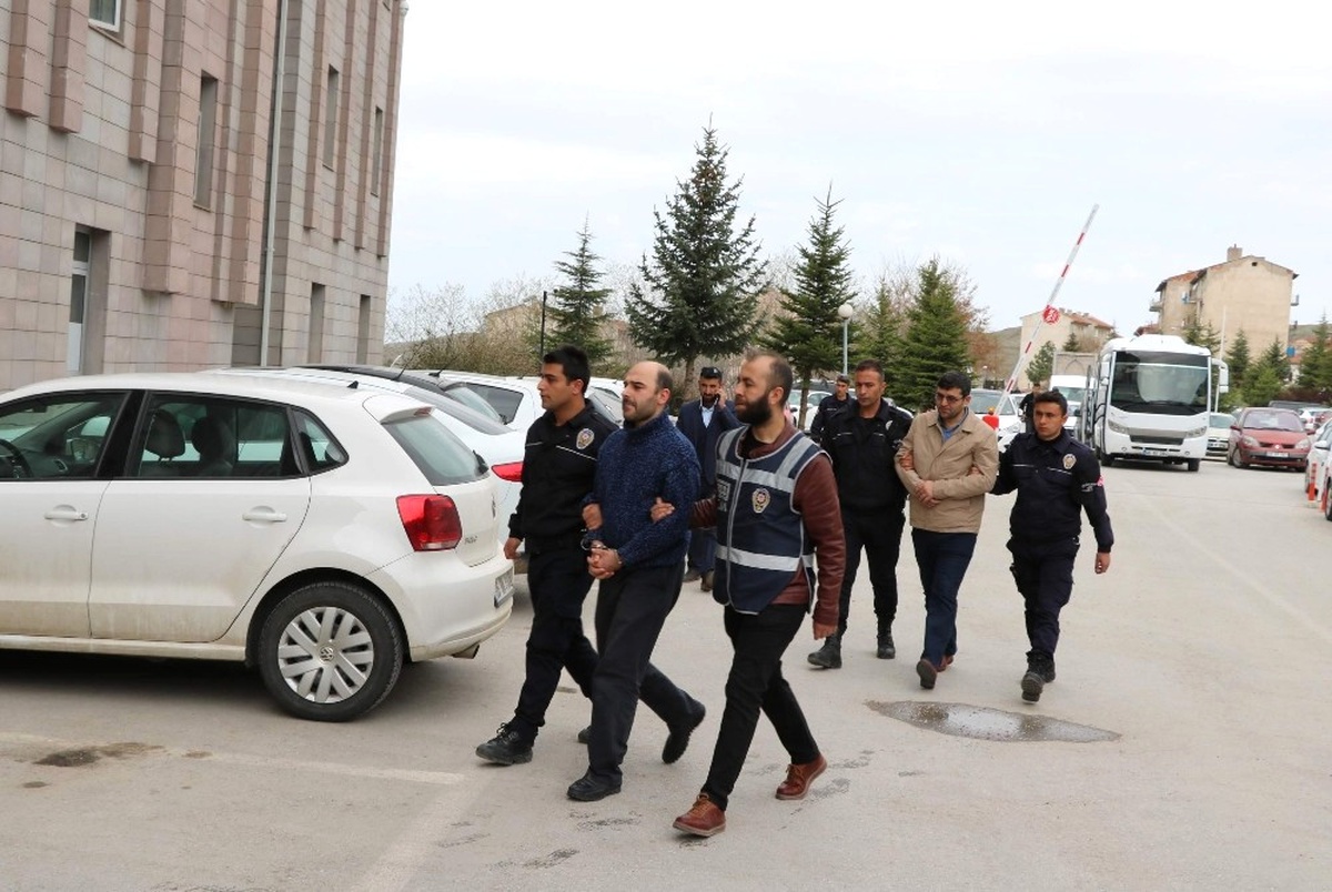 Yozgat\'ta Fetö\'den Gözaltına Alınan 8 Kişi Adliyeye Sevk Edildi