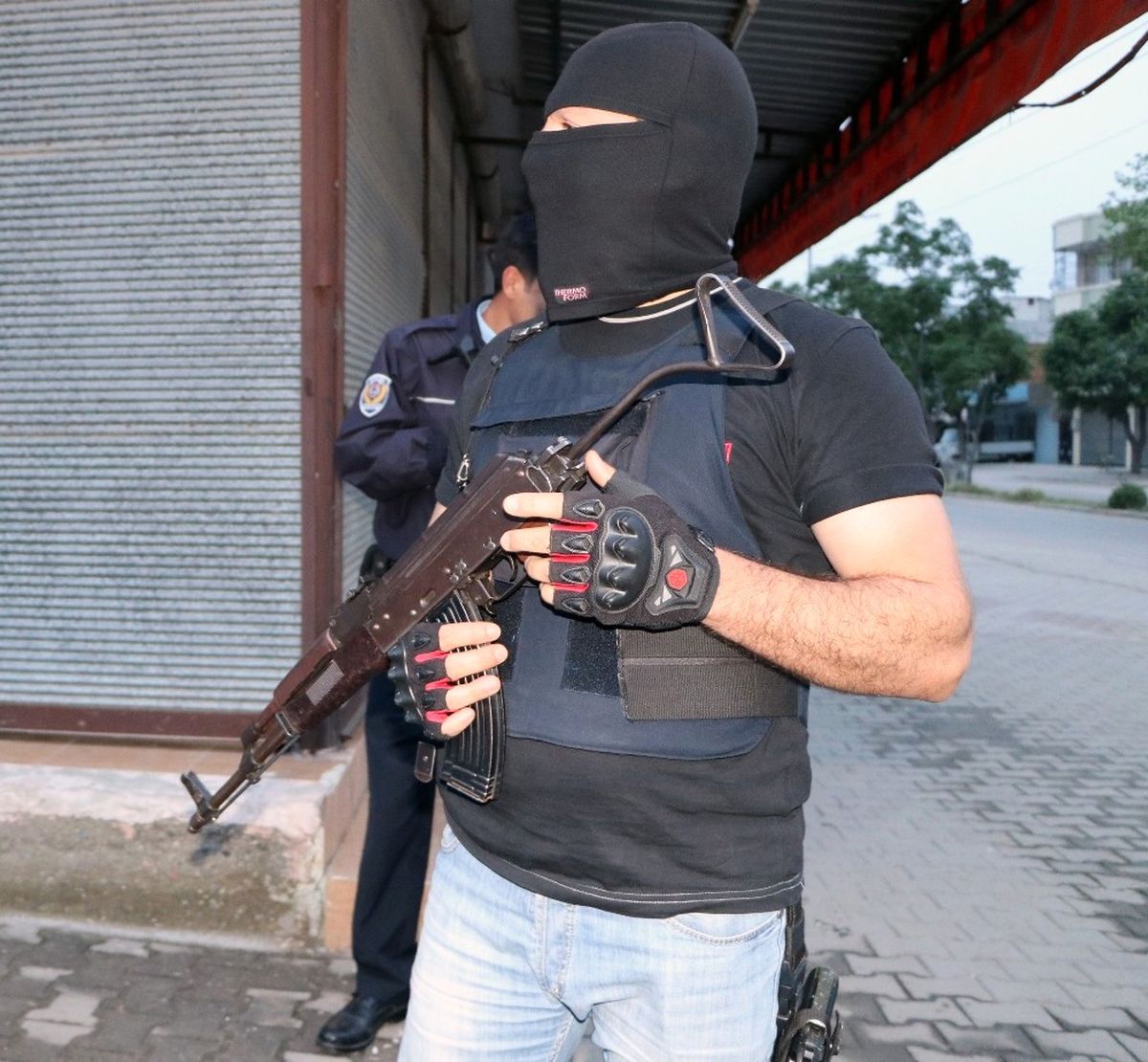 Adana\'da \'Torbacı\' Operasyon: 5 Gözaltı