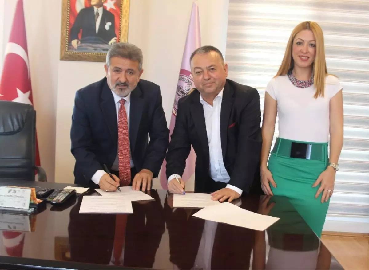 Aydın\'da Esnaf Çocuklarına İndirimli Eğitim İmkanı