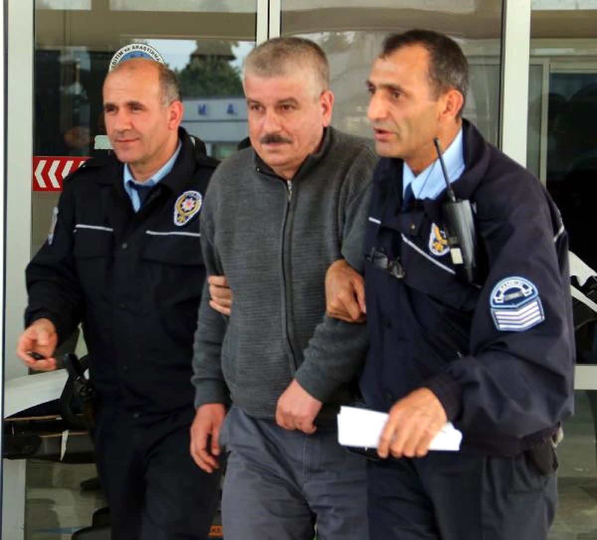 Cami Müezzini Bıçaklı Saldırıda Yaralandı