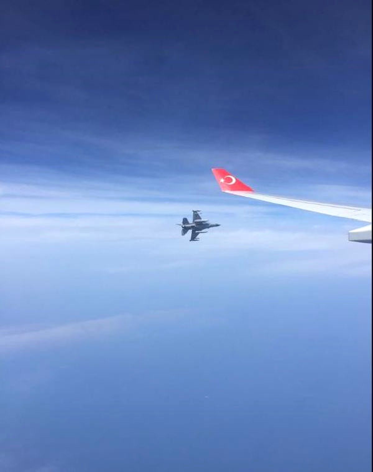 Cumhurbaşkanı Erdoğan\'ın Uçağına Türk Hava Sahasından Çıkana Kadar F-16 Savaş Uçakları Eşlik Etti