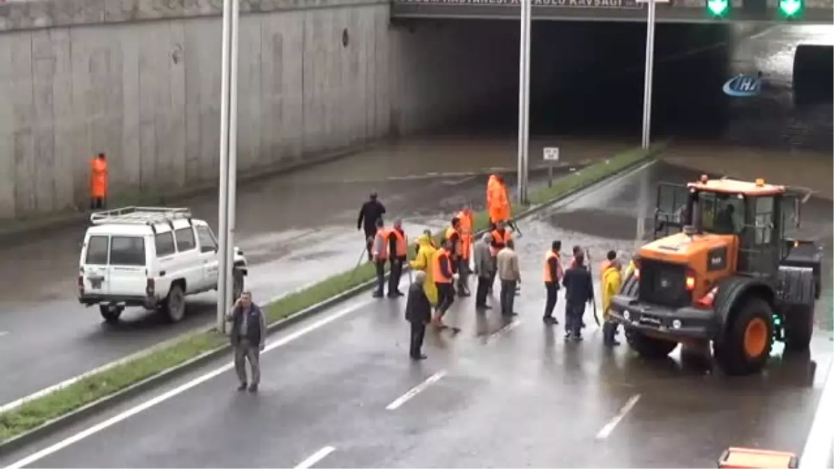 Diyarbakır Sular Altında...sağanak Yağış Hayatı Felç Etti