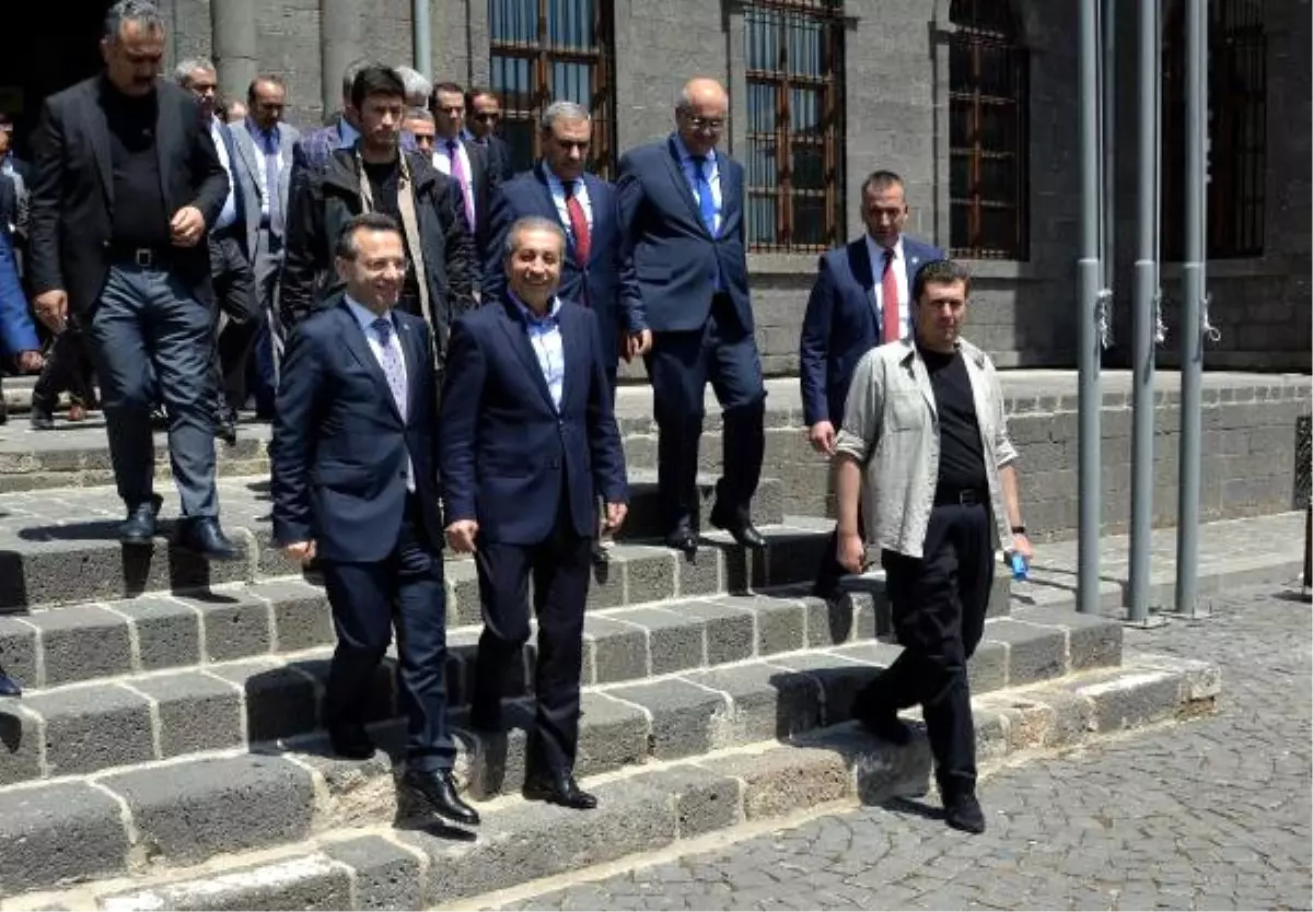 Eker: Pkk, Diyarbakır\'ı Uluslararası İstihbarat Örgütlerinin Desteğiyle Tahrip Etti