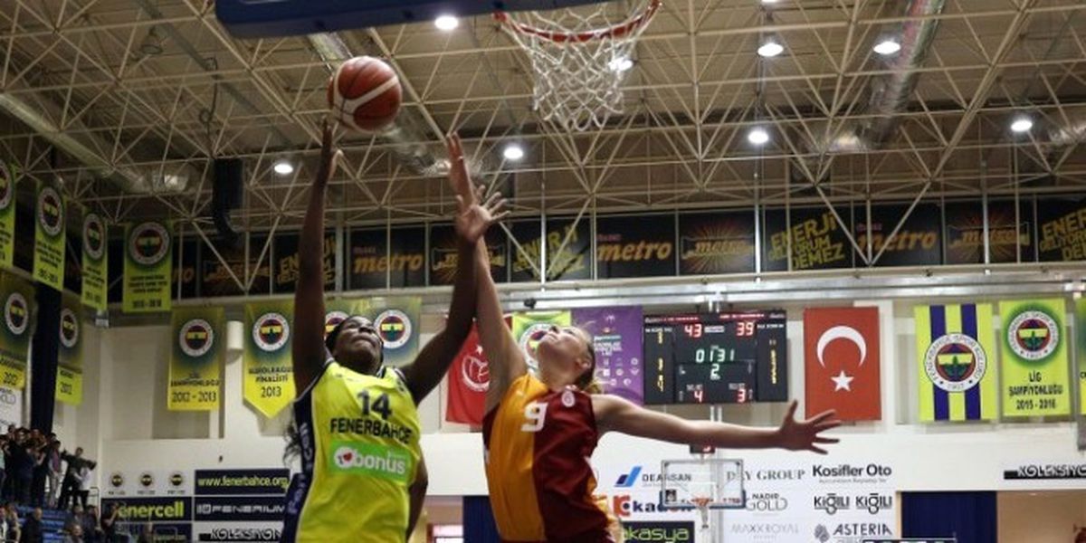 Fenerbahçe Farklı Kazandı