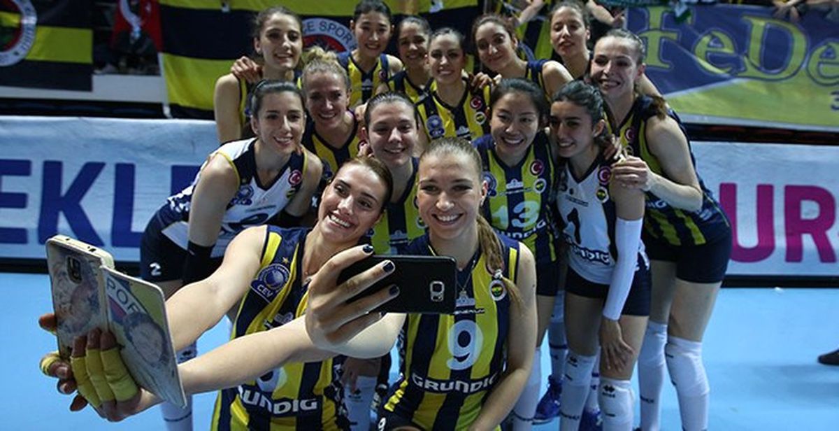 Fenerbahçe, Kadınlar Voleybol Ligi Finalinde Galatasaray\'ı 3-0 Mağlup Ederek Şampiyon Oldu.