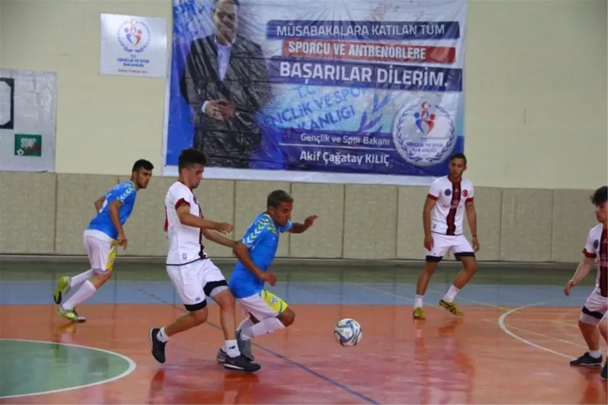 Futsal Gençler Yarı Final Müsabakaları Başladı