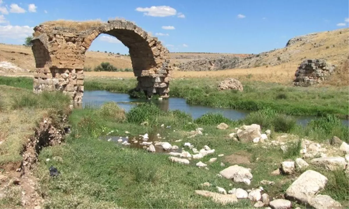 Gaziantep\'teki Tarihi Köprü Ayağa Kaldırılacak