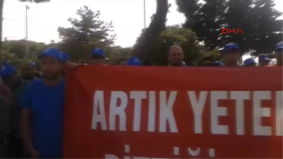 Izmir Aliağa Tüpraş Işçilerinden Iş Bırakma Eylemi