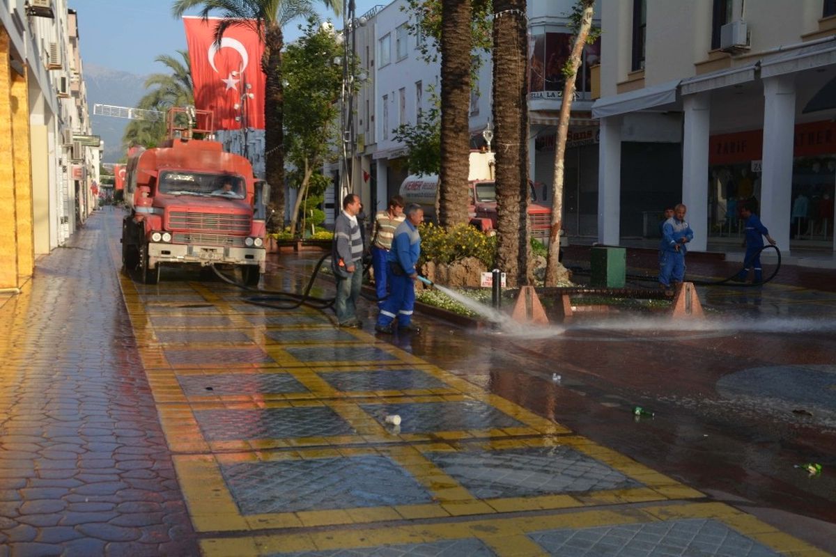 Kemer\'de Sezon Temizliği